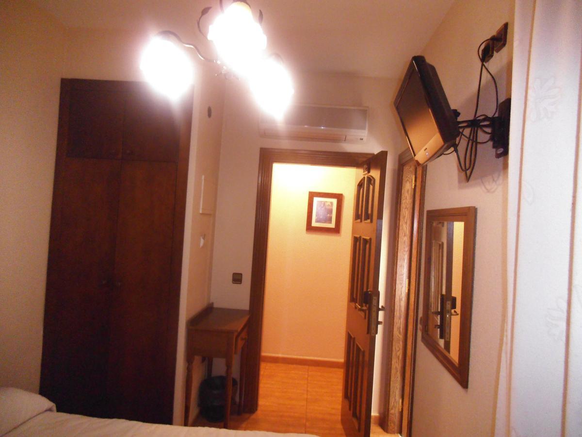 Hostal Los Galgos Yepes Εξωτερικό φωτογραφία